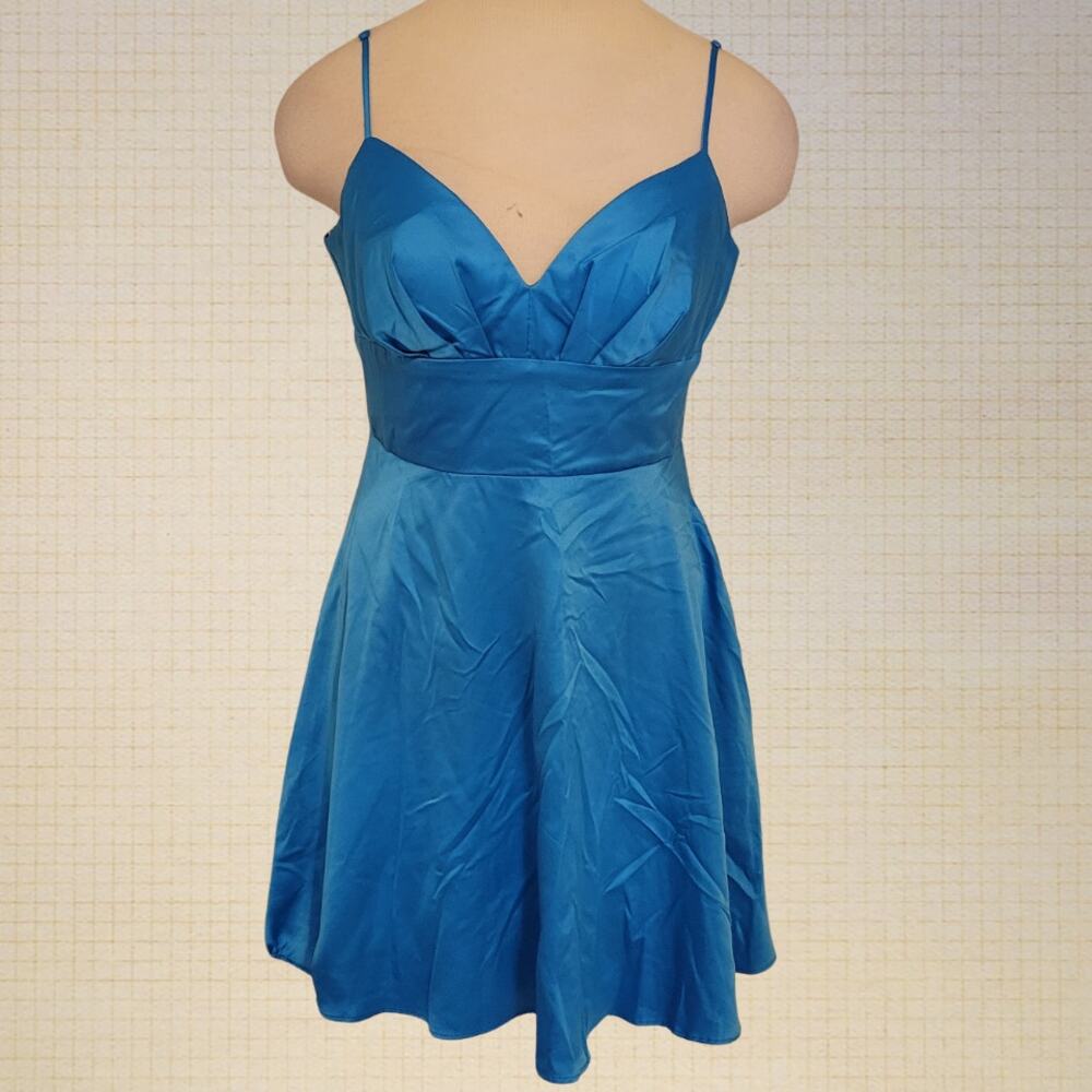 B. Darling Blue Fit and Flare Mini Dress Sweetheart Neck Size 9 10